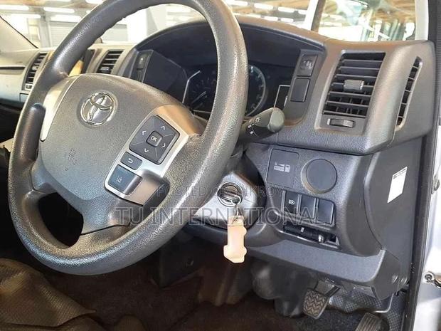 Toyota Hiace KEY DX PACKAGE 2021