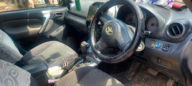 Toyota RAV4 green 2004