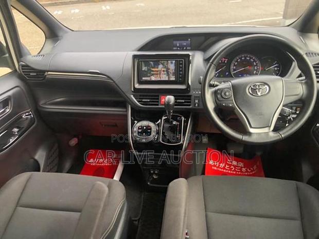Toyota Esquire Non Hybrid 2021
