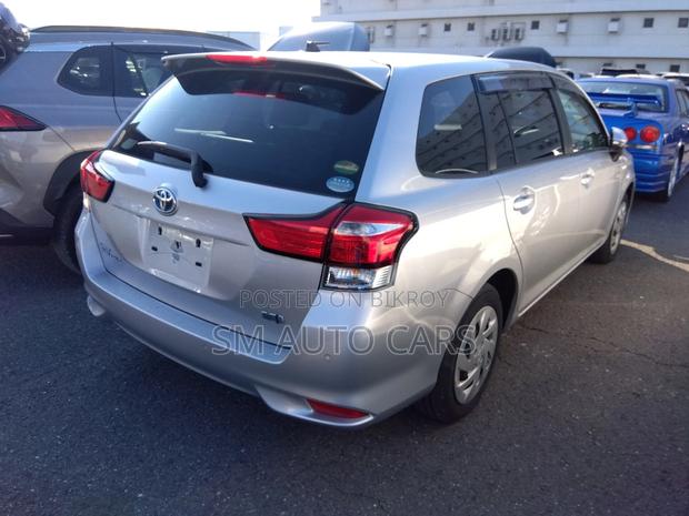 Toyota Fielder Hybrid EX Silver 2020
