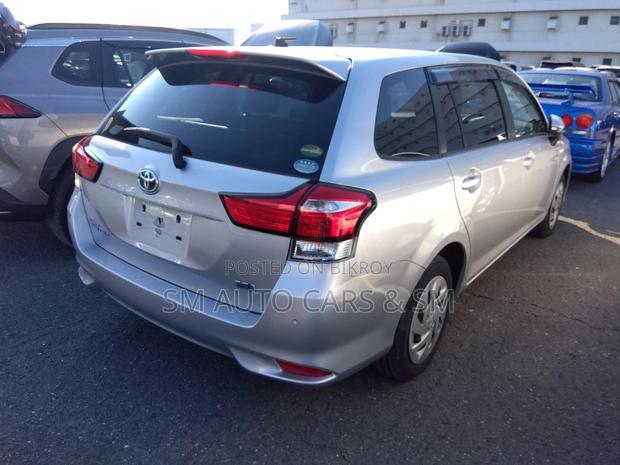 Toyota Fielder Hybrid EX Silver 2020