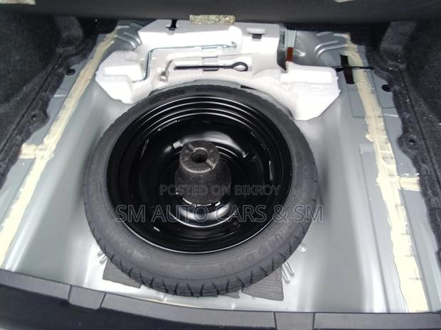 Toyota Axio Non Hybrid EX Silver 2020