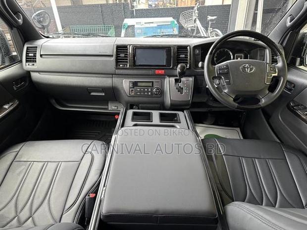 Toyota Hiace SUPER GL DARK PRIME 2021