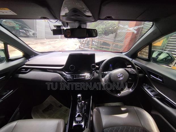 Toyota C-HR TWO TON COLOR 2019