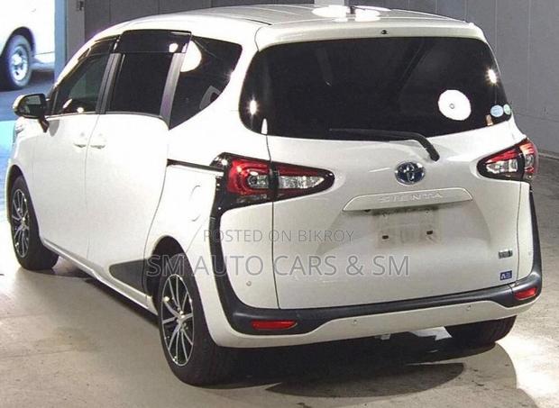 Toyota Sienta Hybrid G Safty Pearl 2021