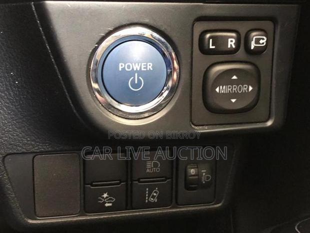 Toyota Axio Hybrid EX package 2021