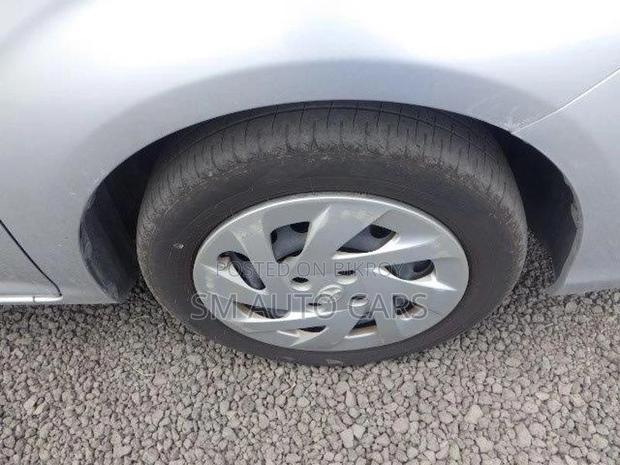 Toyota Fielder Non Hybrid EX Silver 2020