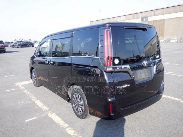 Toyota Esquire Petrol Gi Premium 2021