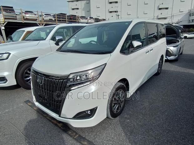 Toyota Esquire 2021