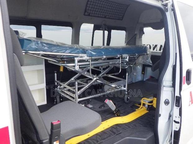 Toyota Hiace High Roof 2022