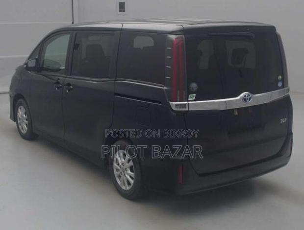 Toyota Noah X Pkg 2020
