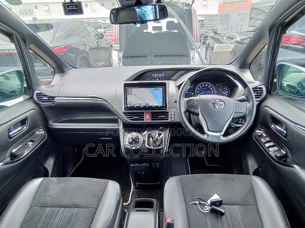 Toyota Esquire GI PREMIUM 2020