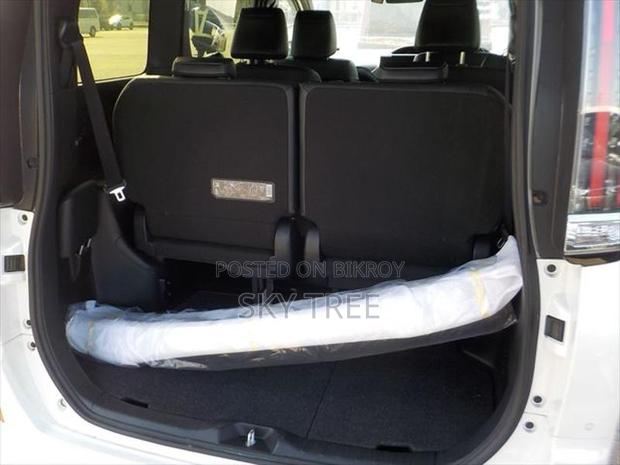 Toyota Esquire Gi pkg. 2020