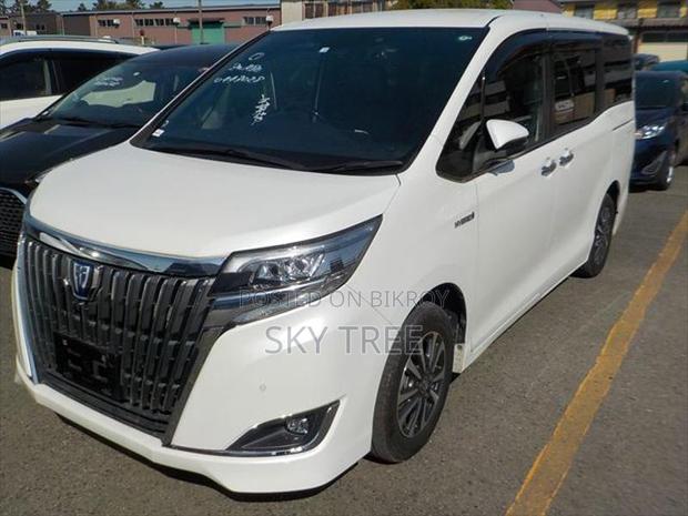 Toyota Esquire Gi pkg. 2020