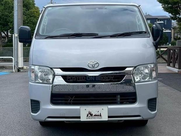 Toyota Hiace GL DUAL AC 2021