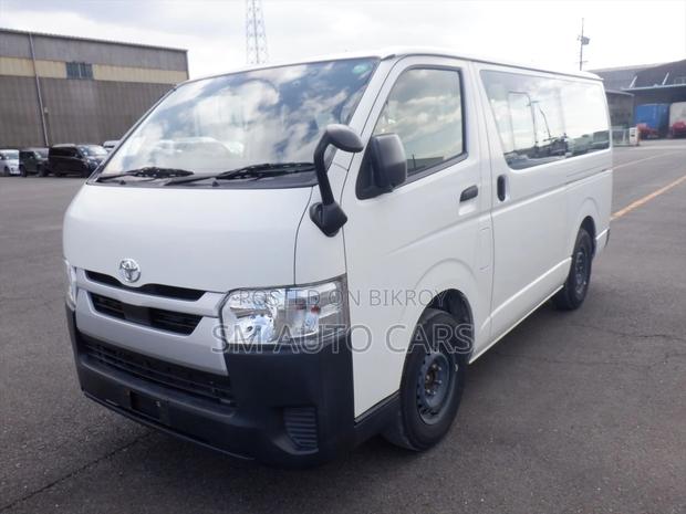 Toyota Hiace DX White 4 Point 2020