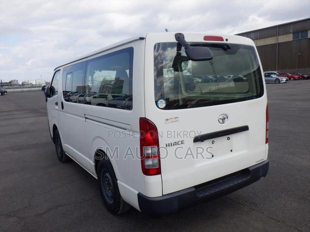 Toyota Hiace DX White 4 Point 2020