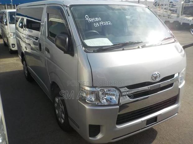 Toyota Hiace GL Silver 4 Point 2020