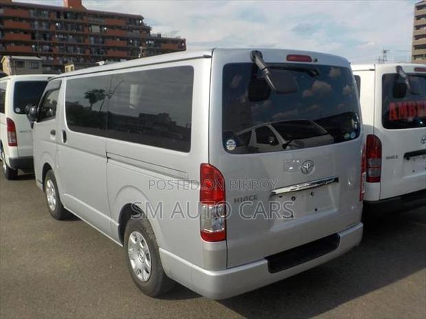 Toyota Hiace GL Silver 4 Point 2020