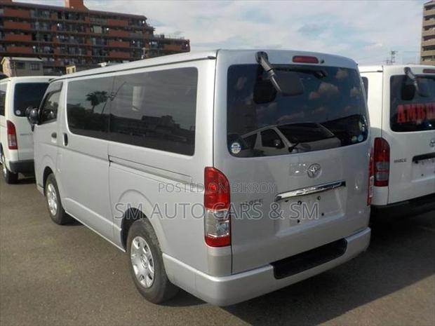 Toyota Hiace GL Silver 4 Point 2020
