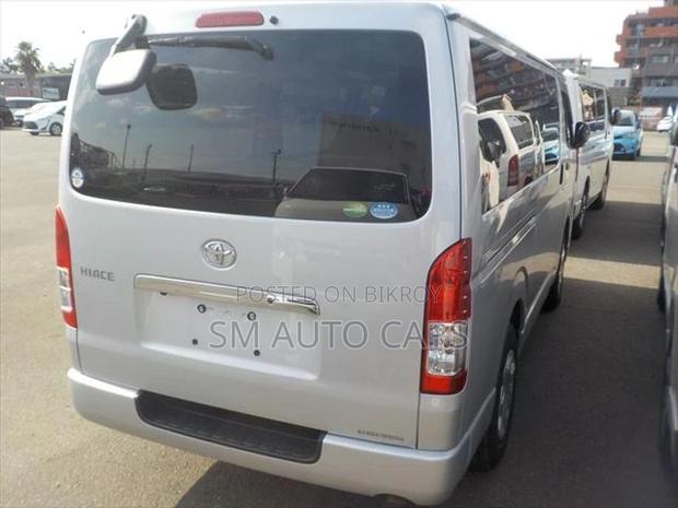 Toyota Hiace GL Silver 4 Point 2020