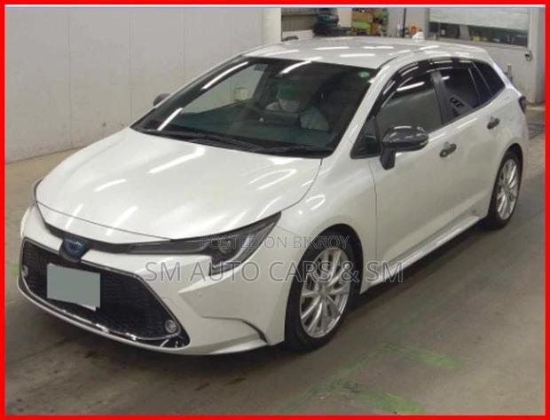 Toyota Corolla Touring WXB Pearl 2021
