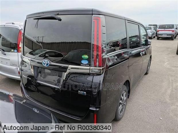 Toyota Esquire GI Premium 2020