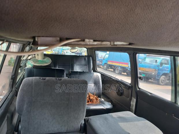 Toyota Hiace 2003