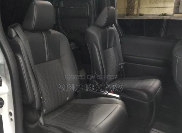 Toyota Noah Sz Full option 2022