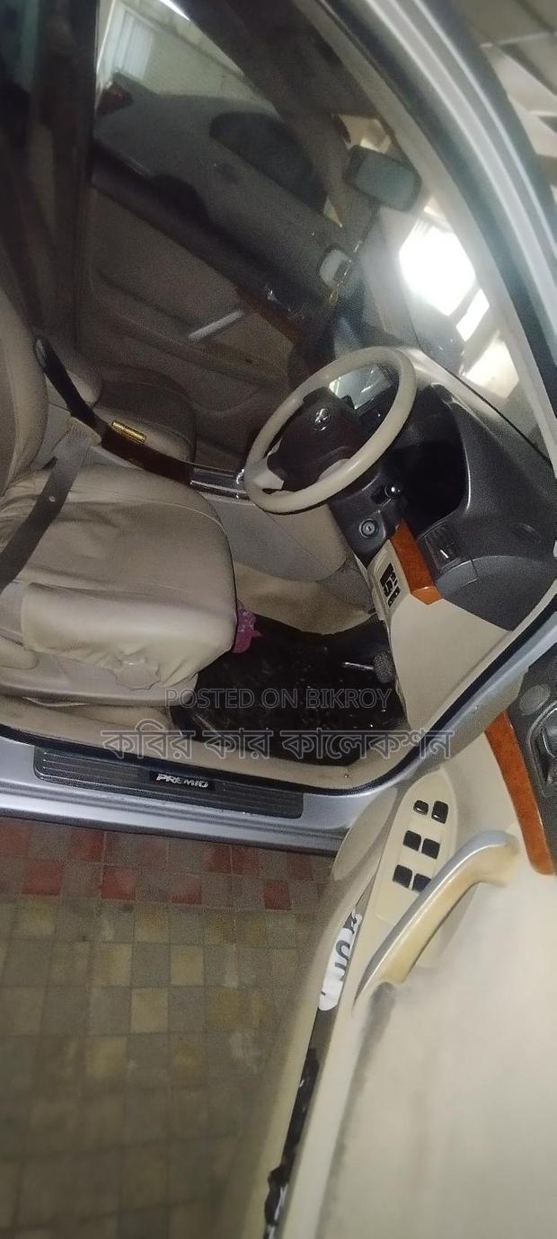 Toyota Premio silver 2005