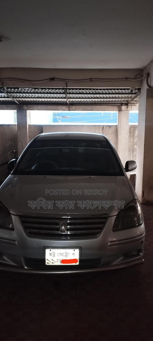 Toyota Premio silver 2005