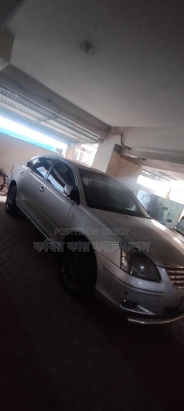Toyota Premio silver 2005