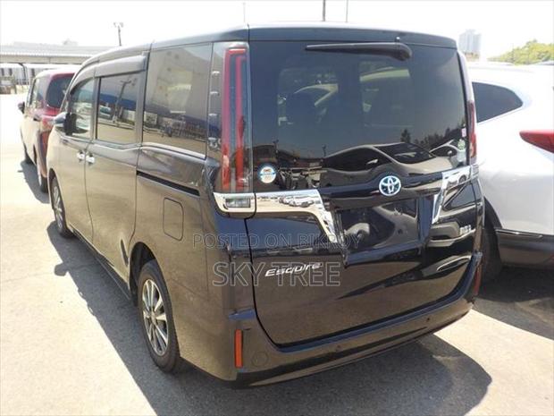Toyota Esquire Gi 2020