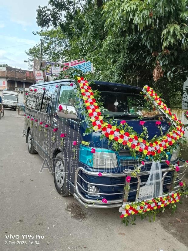 Toyota Hiace ` 2005