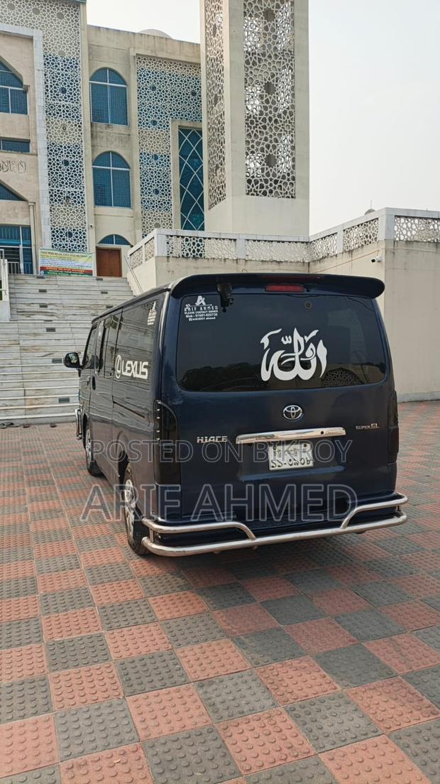 Toyota Hiace ` 2005