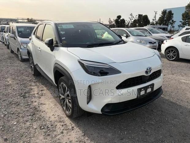 Toyota Yaris Cross Z Pearl & Black 2021