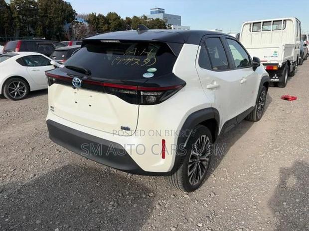 Toyota Yaris Cross Z Pearl & Black 2021