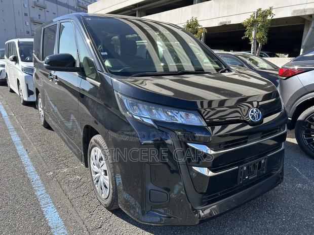 Toyota Noah X HYB PUSH 63000KM 2022