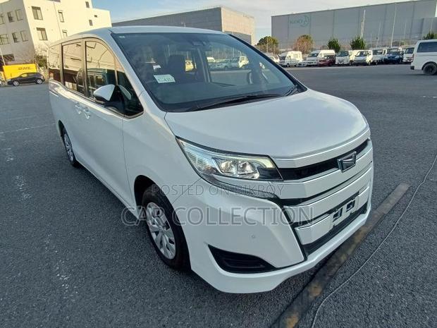 Toyota Noah X Non Hybrid Pearl 2020