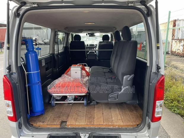 Toyota Hiace Ambulance Super GL 2020