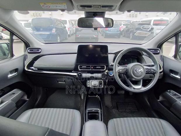 Toyota Aqua HYBRID G PACKAGE 2021