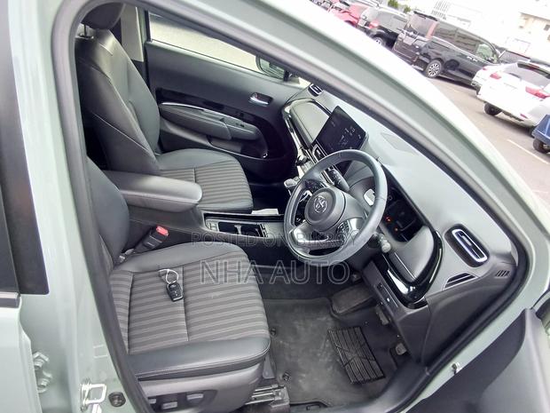 Toyota Aqua HYBRID G PACKAGE 2021