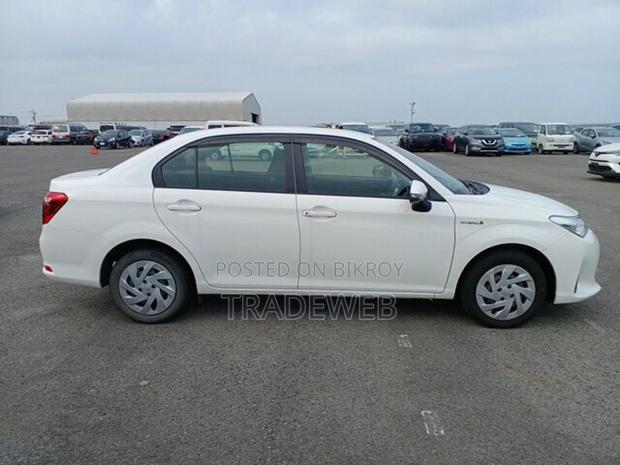 Toyota Axio Ex Package HYBRID 20 2020