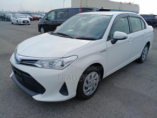Toyota Axio Ex Package HYBRID 20 2020