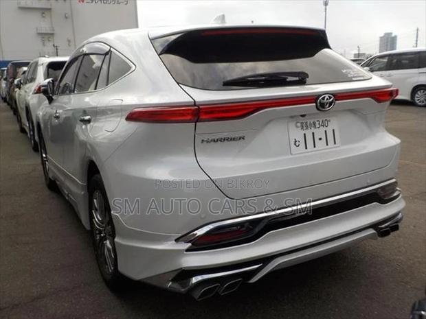 Toyota Harrier Non Hybrid Z Pearl 2023