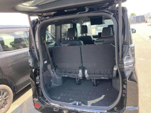 Toyota Voxy S-Z Leg Rest 2022
