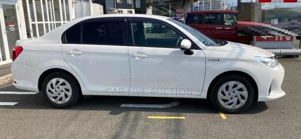 Toyota Axio Hybrid EX pre order 2021