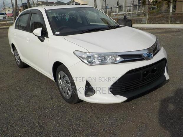 Toyota Axio Hybrid EX 2021