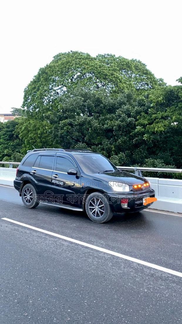 Toyota RAV4 sunroof 2000