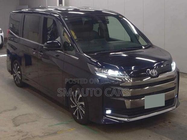 Toyota Noah Non Hybrid SZ Black 2022